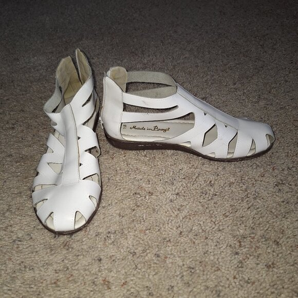 Made in Brazil Shoes - Vintage White Gladiator Sandals with Zip-up Back